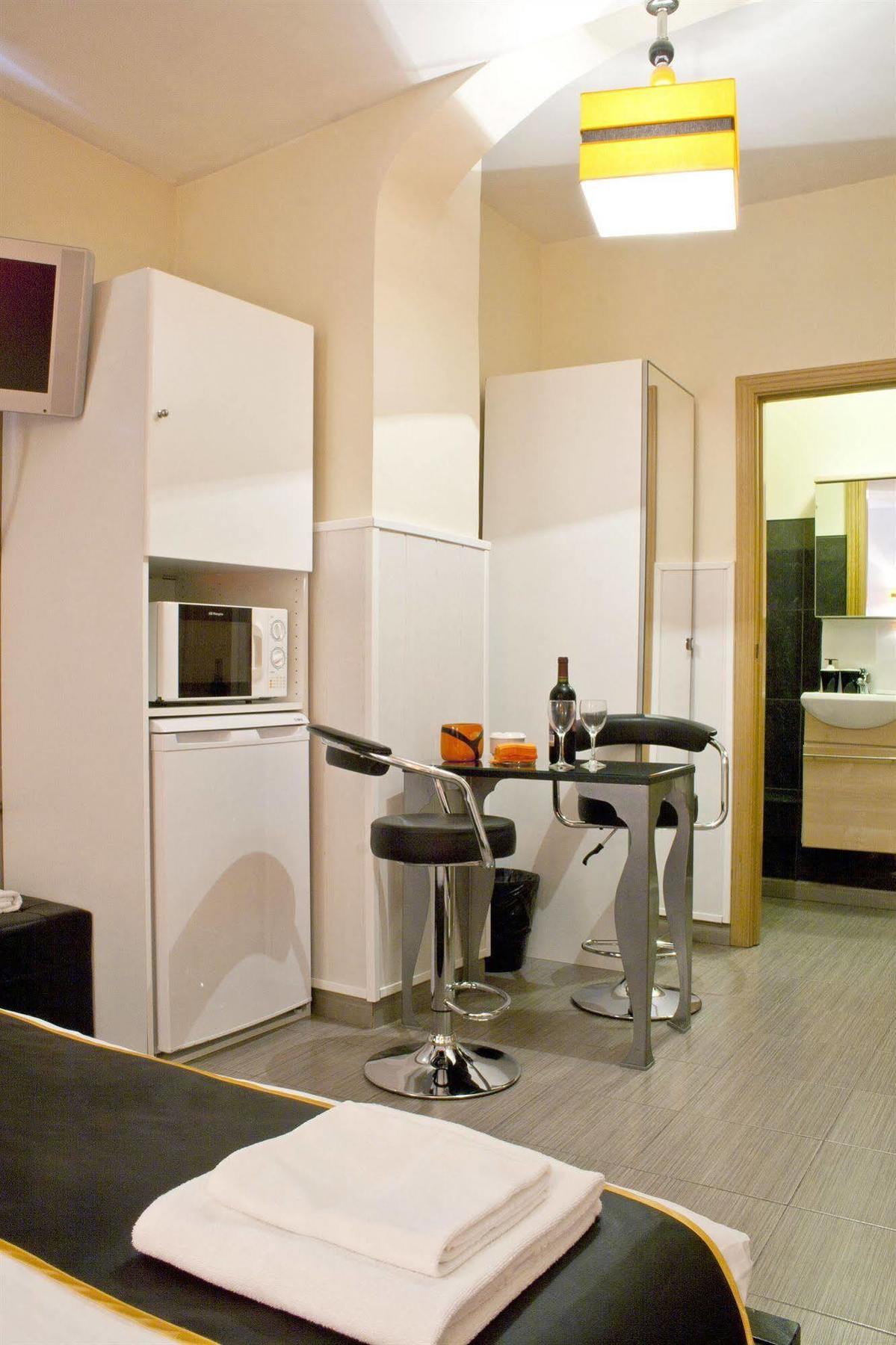 Hostal Oxum Madrid Kamer foto