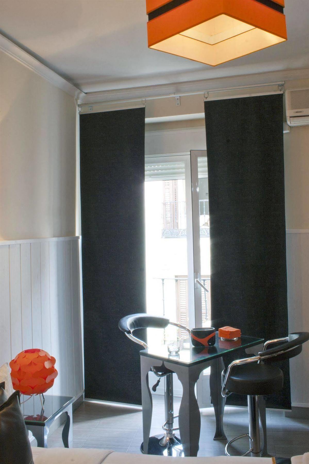 Hostal Oxum Madrid Buitenkant foto
