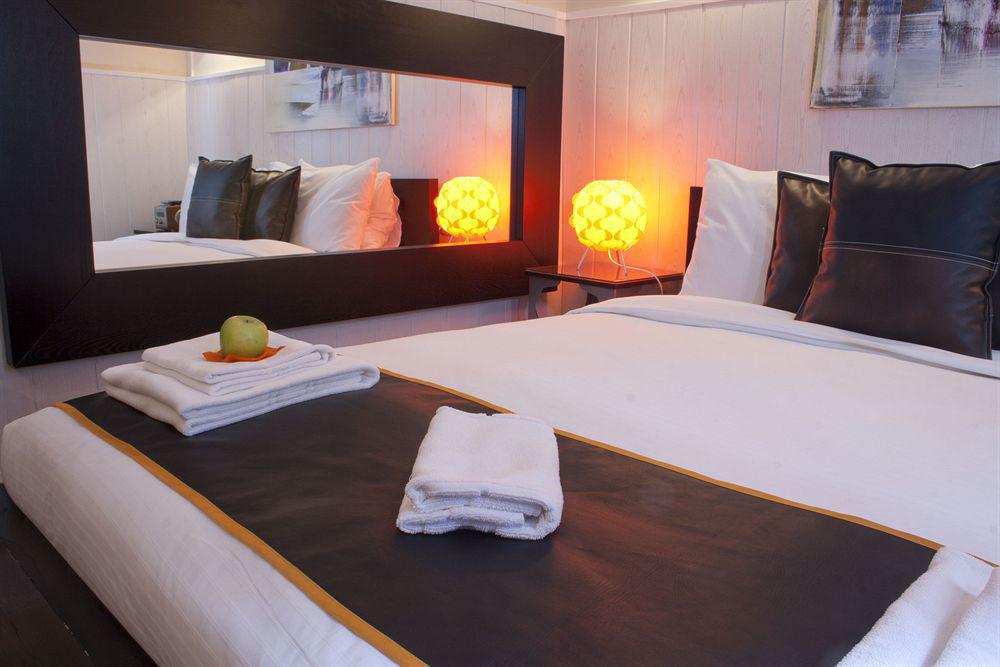 Hostal Oxum Madrid Buitenkant foto