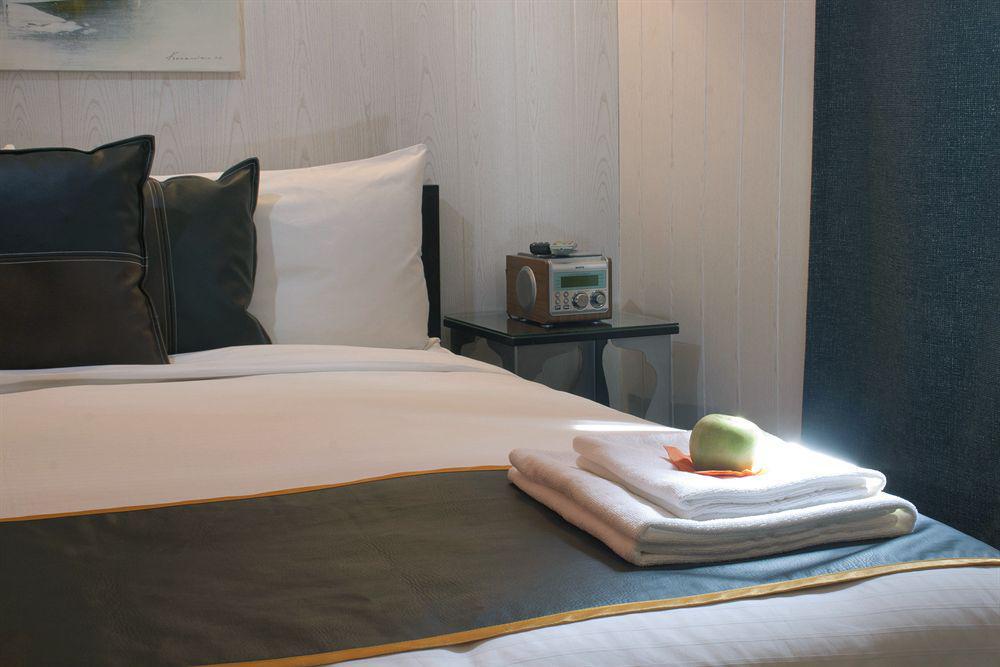 Hostal Oxum Madrid Buitenkant foto